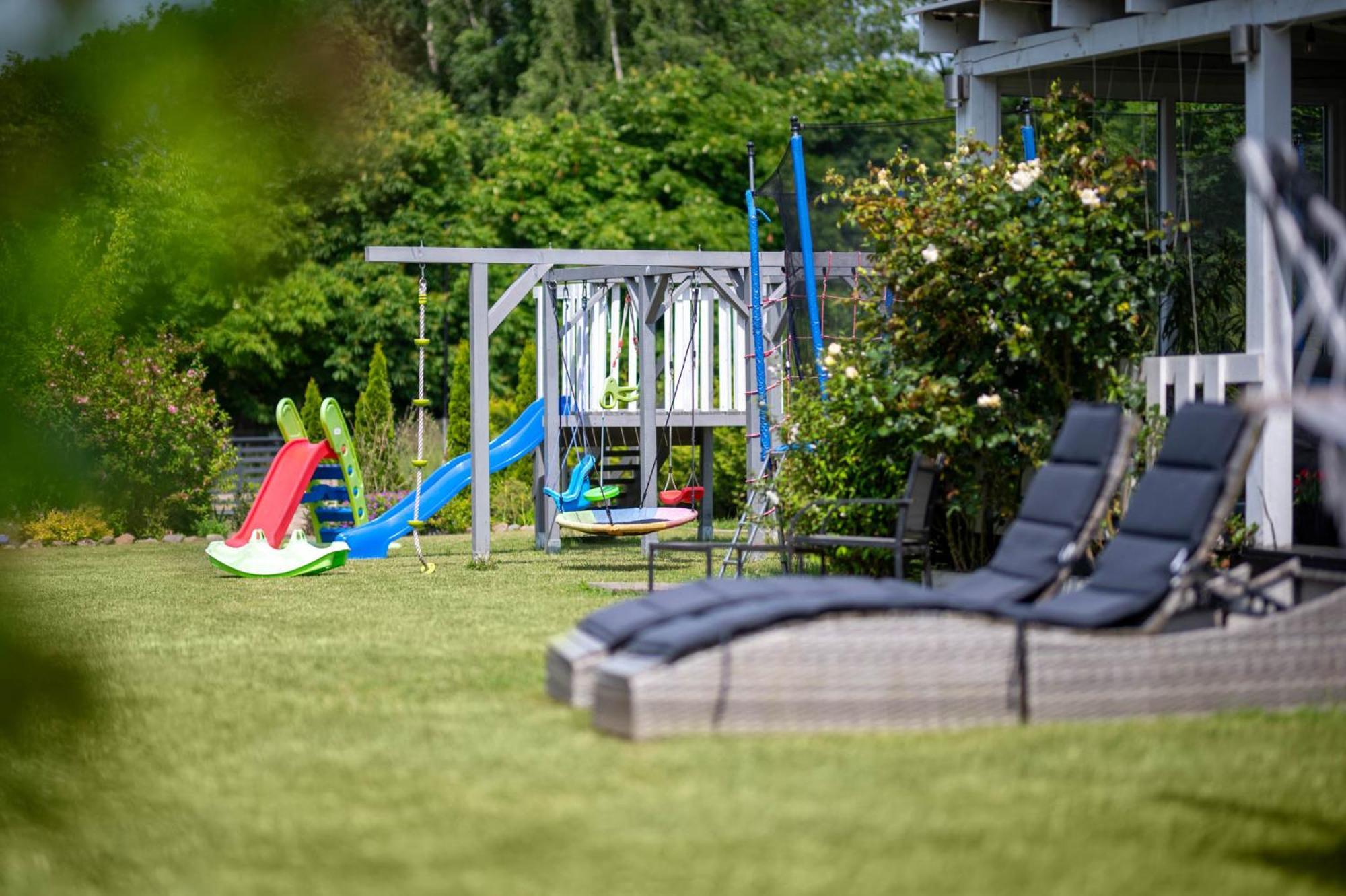 U Ani Domki Z Podgrzewanym Basenem Rewal Exterior foto